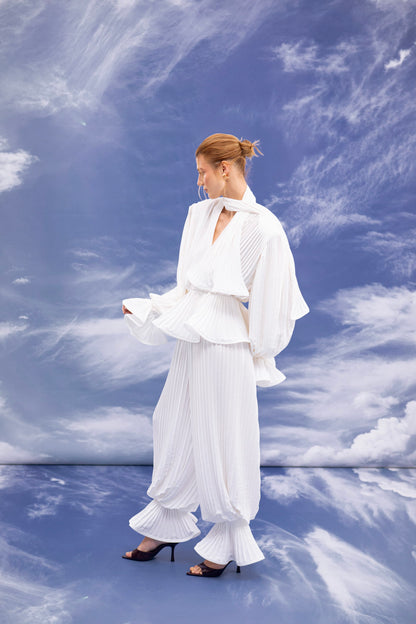 Pleated suit Ivory