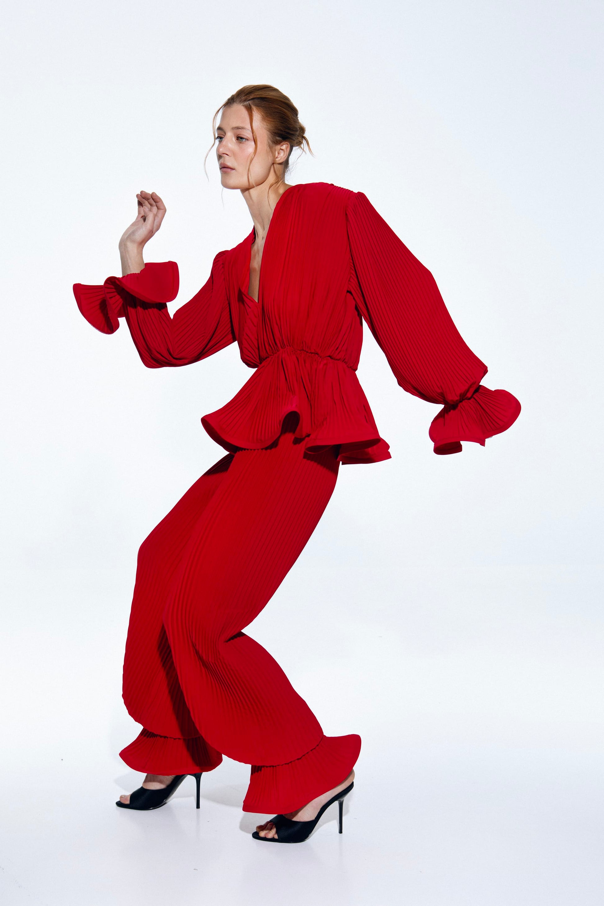 Pleated suit Red